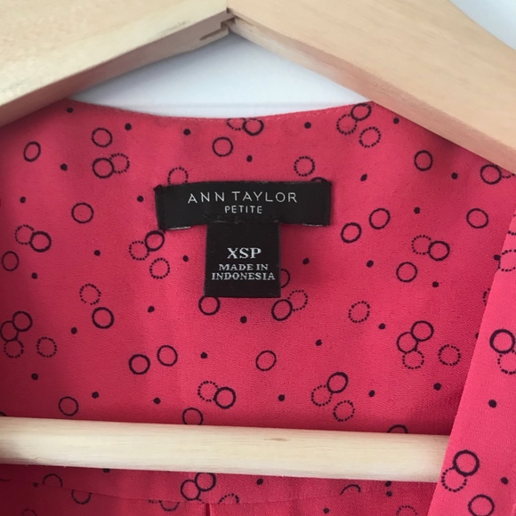 Ann Taylor tank style blouse. - Picture 2 of 4